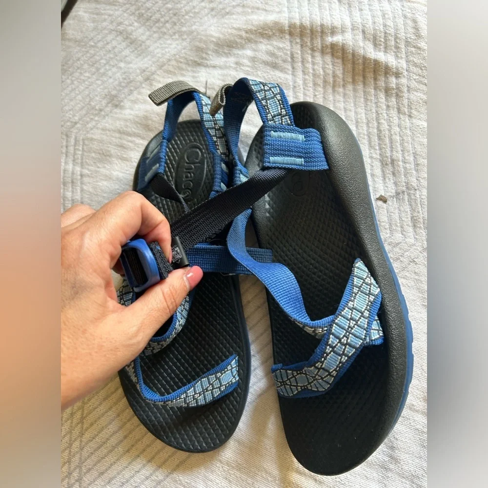 Chaco Z1 Classic Hiking Sandals Youth Size 4 Eco Tread Blue Water Shoe